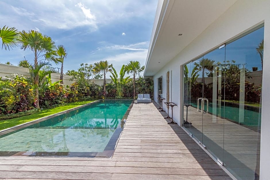 Villa Juna - Beautiful 3 Bedroom in Seminyak