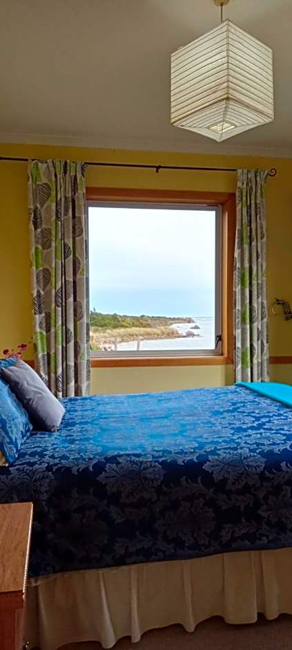 Surat Bay Lodge by the Sea/Backpackers Hostel