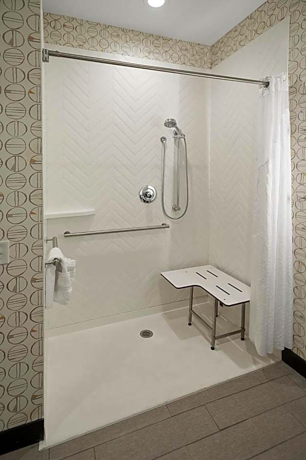 Holiday Inn & Suites Decatur-Forsyth By IHG