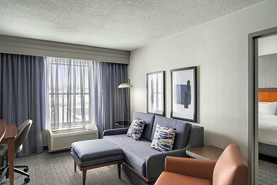 Courtyard by Marriott Hamilton