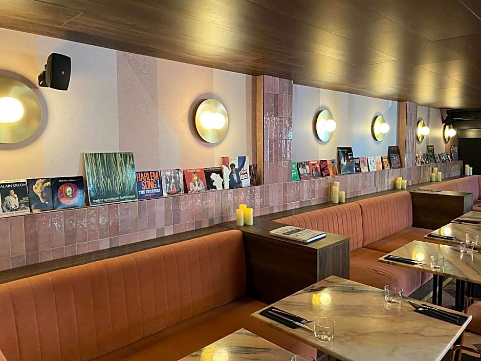 ClapClap Hôtel, Food & Bar