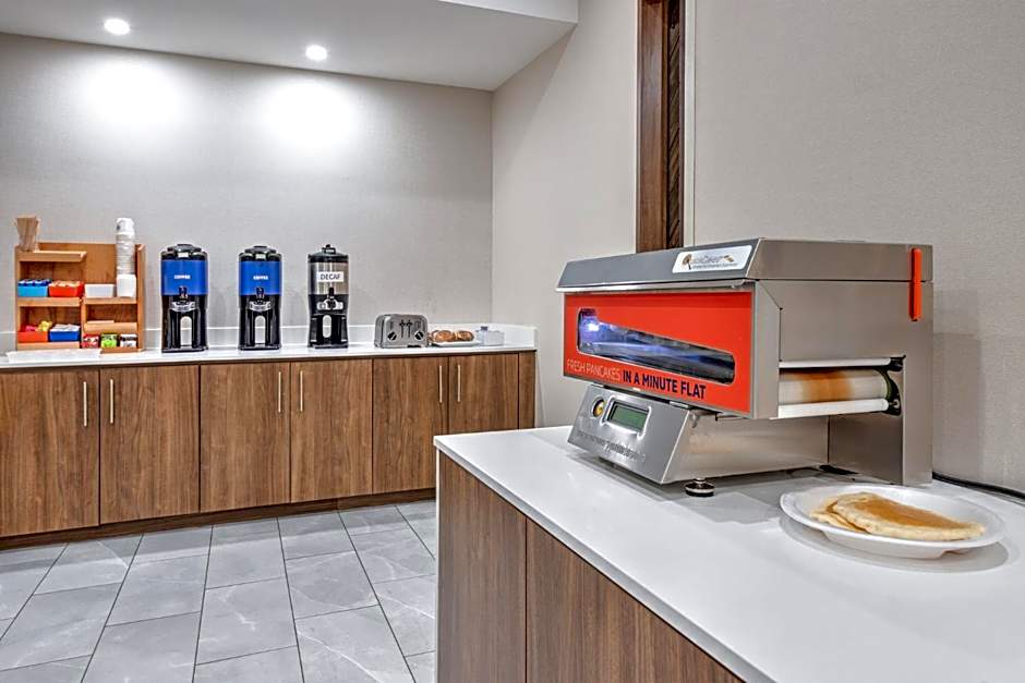 Holiday Inn Express Hotel & Suites Dallas West By IHG