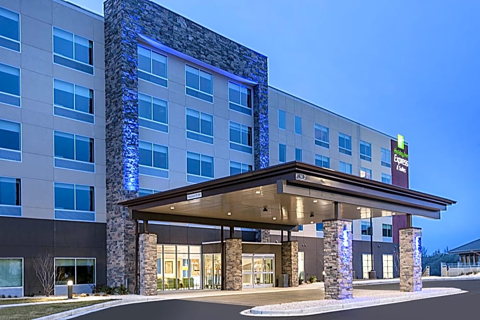 Holiday Inn Express & Suites - Hudson I-94