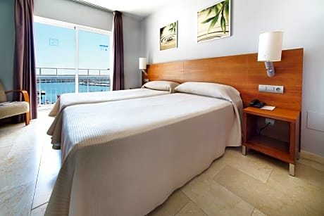 Double or Twin Room with Front Sea View