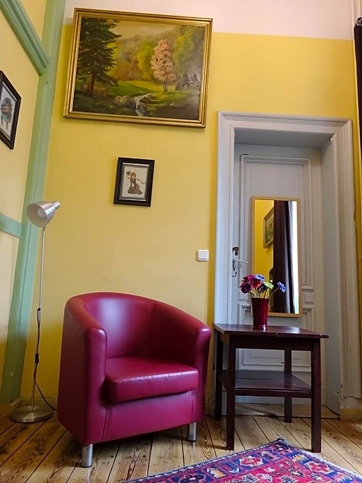 Hummel Hostel - Historische Stadtvilla mit Garten