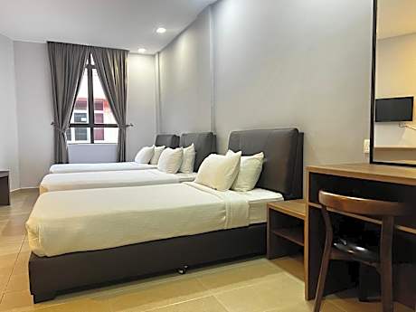Deluxe Triple Room