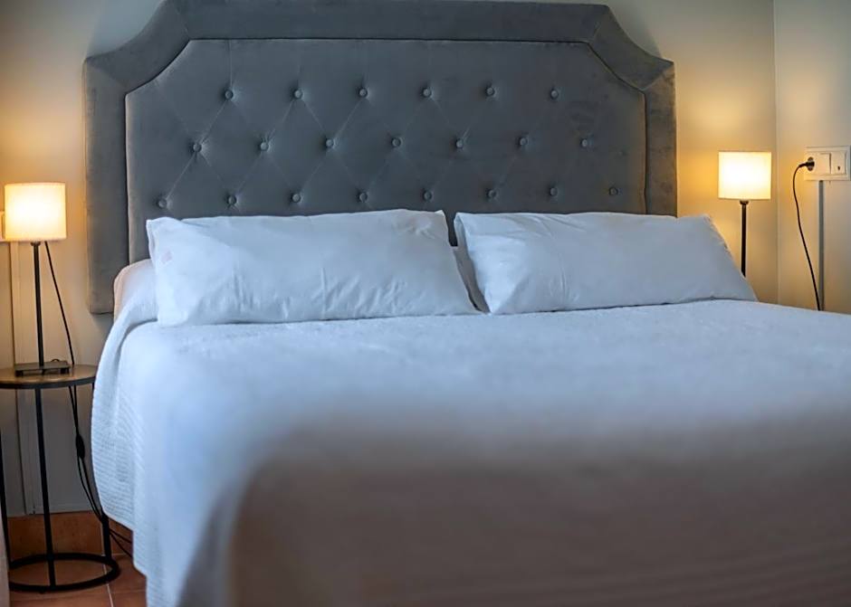 Logis Hotel Restaurante La Casa de Juansabeli