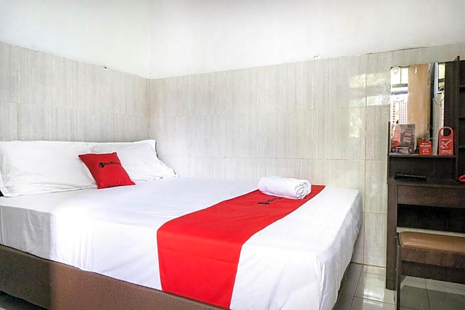 RedDoorz @ Hotel Surabaya Sumenep
