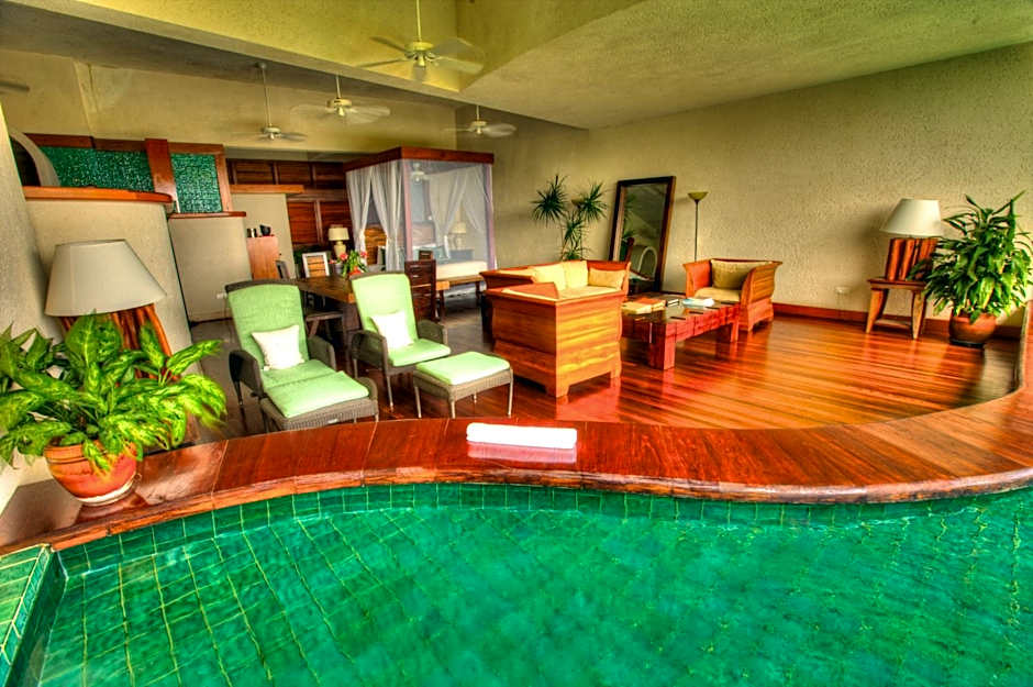 Jade Mountain Resort