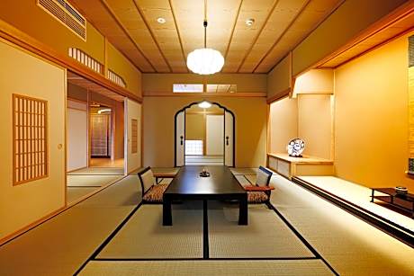 Quadruple Room with Private External Bathroom
