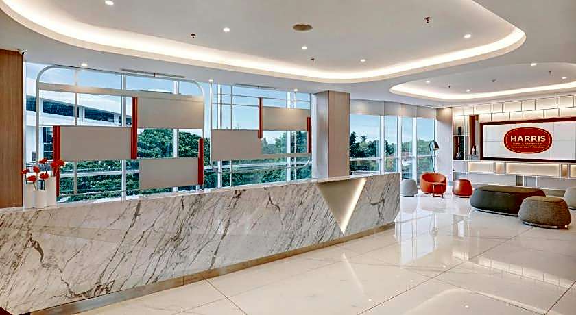 HARRIS Hotel & Conventions Bundaran Satelit Surabaya