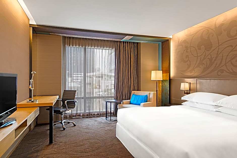 Photo 1 of 4 of Premier 1 King Bed
