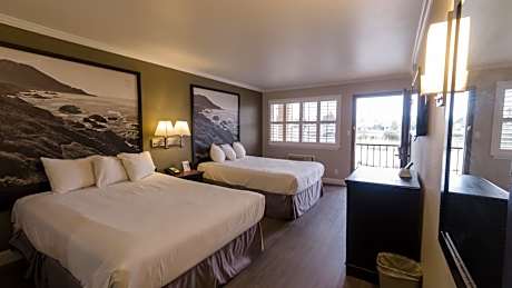 Queen Room with Two Queen Beds - Non-Smoking