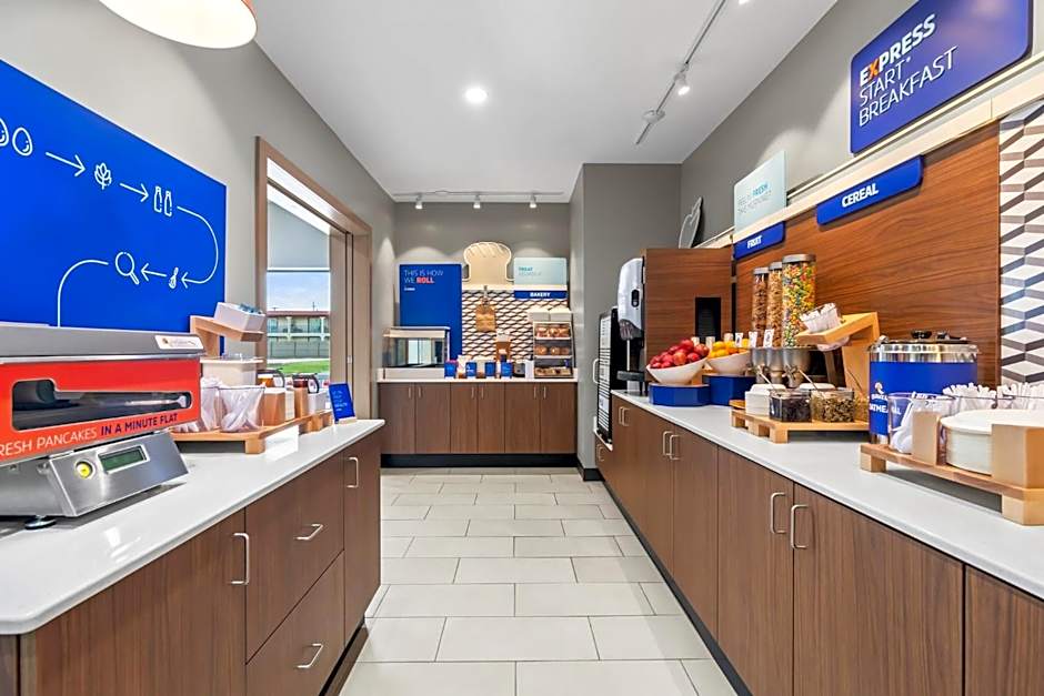Holiday Inn Express & Suites Joplin Southeast by IHG