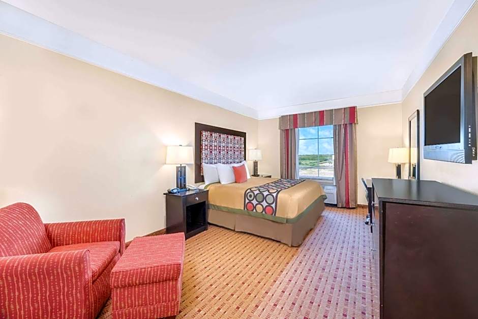 Super 8 by Wyndham Hidalgo/McAllen Area