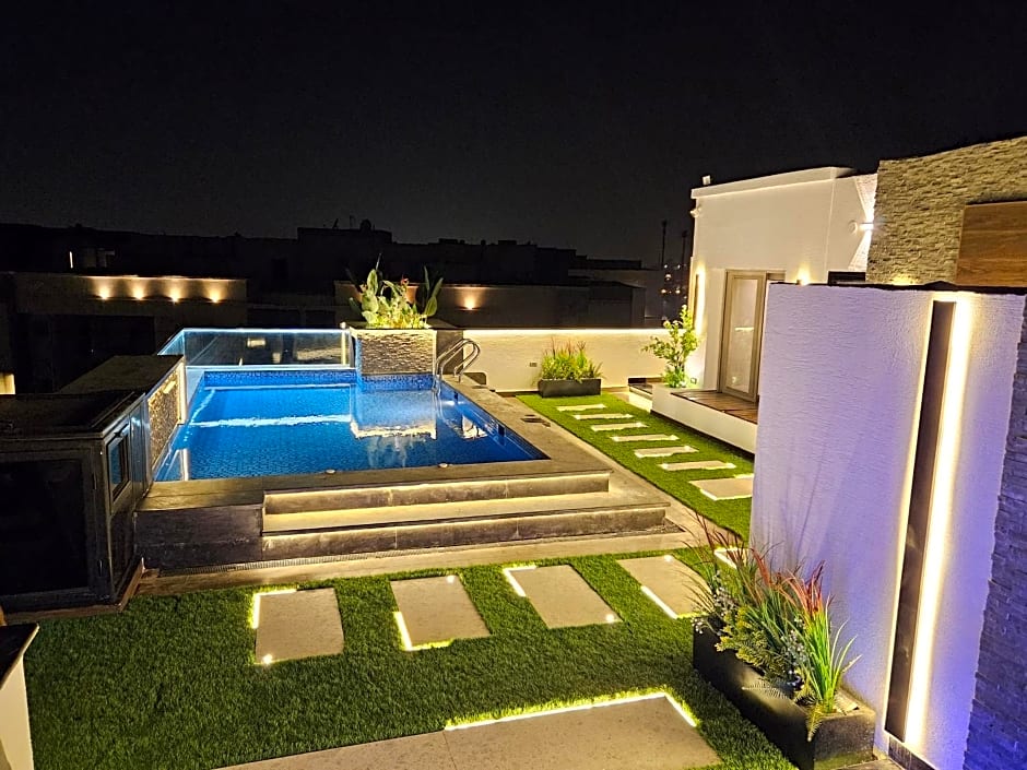 New Cairo's Poolside Oasis