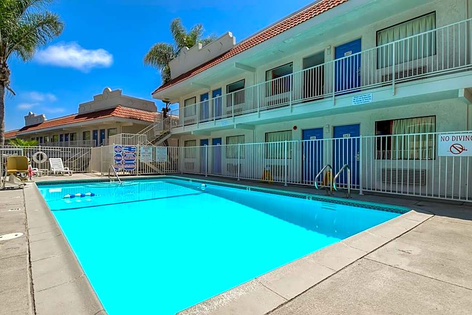 Motel 6-Carlsbad, CA - East Near LEGOLAND