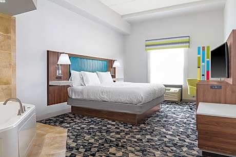 1 King Bed With Whirlpool Nonsmoking