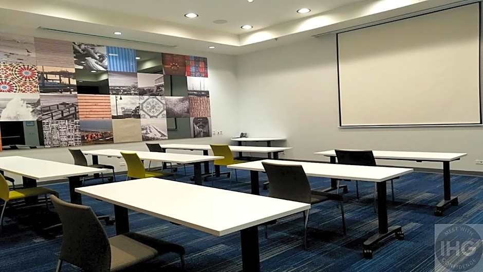 Holiday Inn Express And Suites Ensenada Centro By IHG