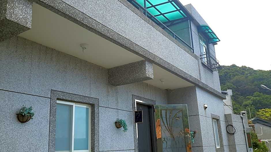 Qiao Yuah – New Taipei City, VA