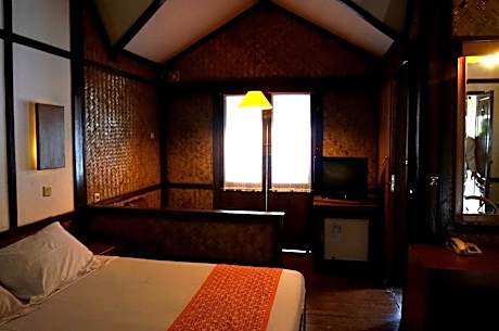 Front Superior Bungalow