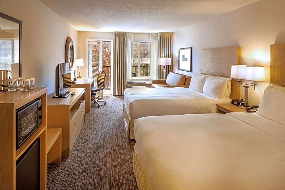 DoubleTree By Hilton Portland Tigard