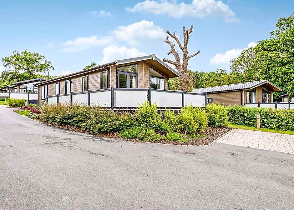 Woodside Coastal Retreat