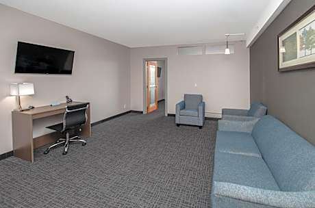 Coast Premium King Suite
