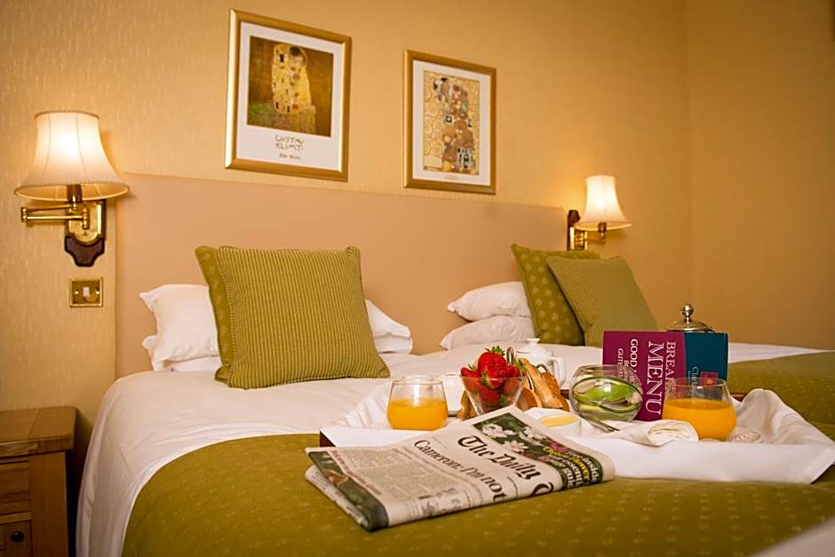 Glen-Yr-Afon House Hotel