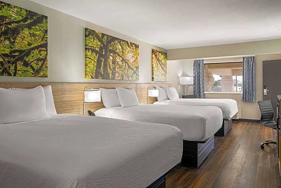 Days Inn & Suites by Wyndham Byram