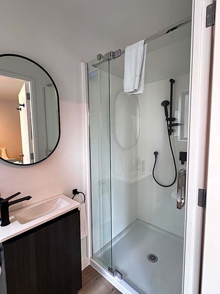 The Flaming Kiwi Backpacker