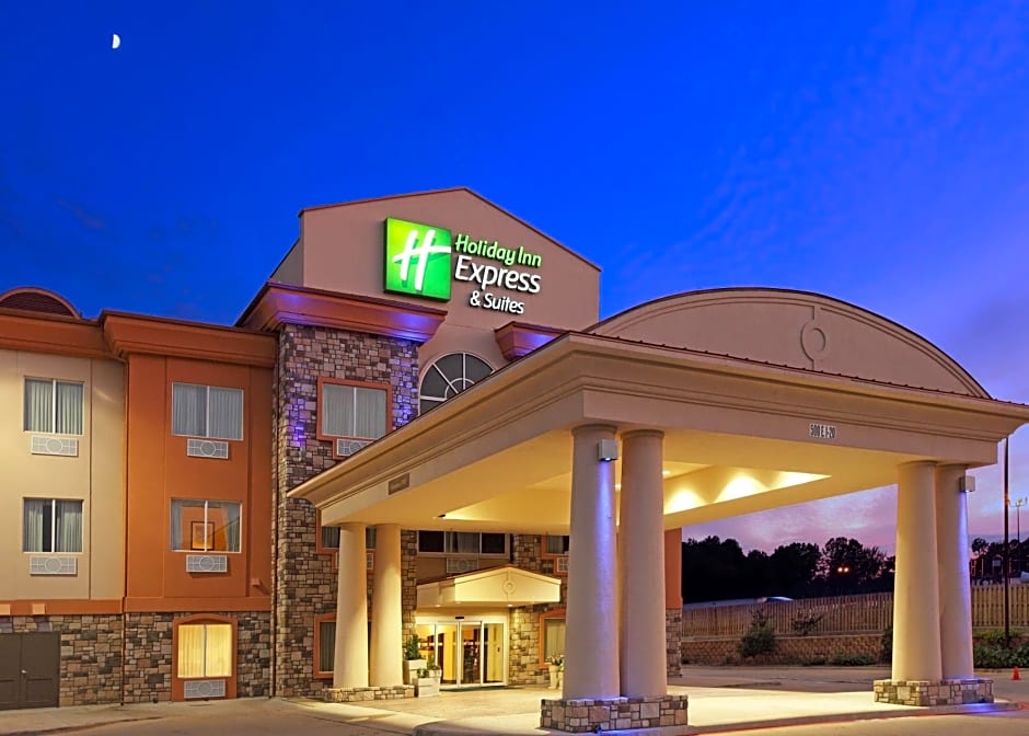 Holiday Inn Express Hotel & Suites Marshall