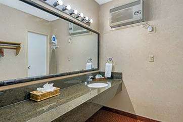 Caliente Tropics Hotel