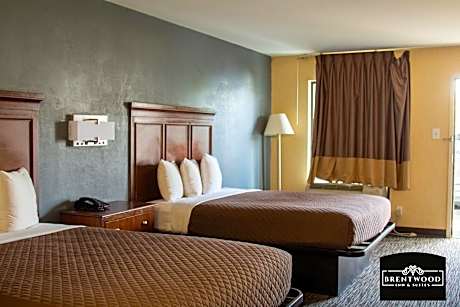 Queen Room with Two Queen Beds - Smoking