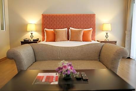 Suite with Pool View
