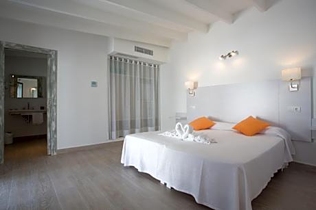 Superior Double or Twin Room with Garden View