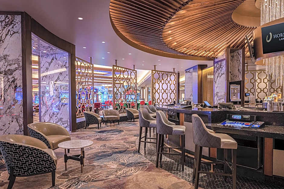 Horseshoe Lake Charles - A Caesars Rewards Destination