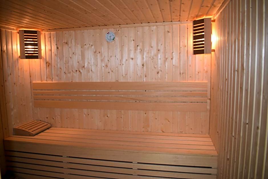 Хотел "Загоре"