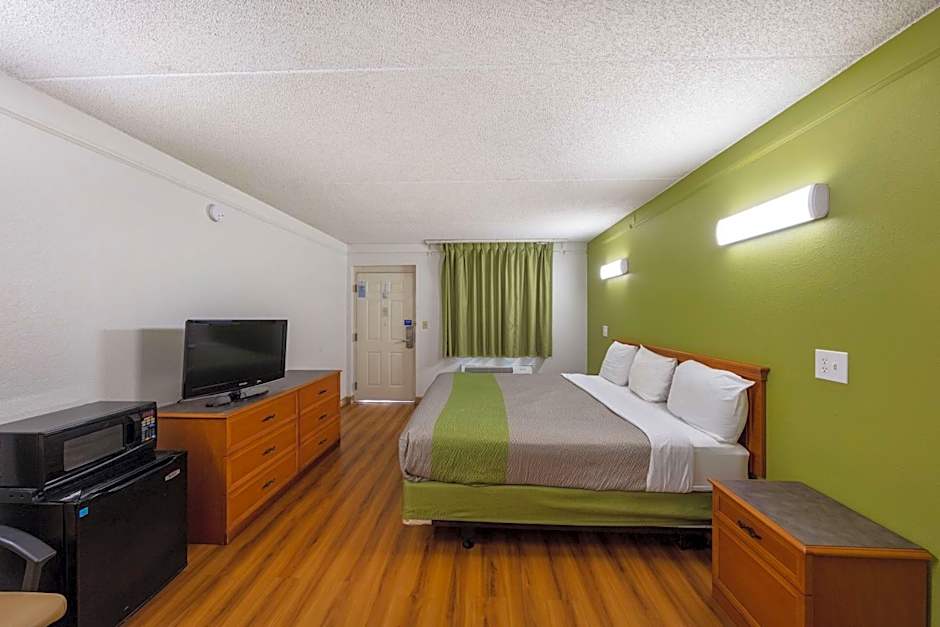 Motel 6-Knoxville, TN