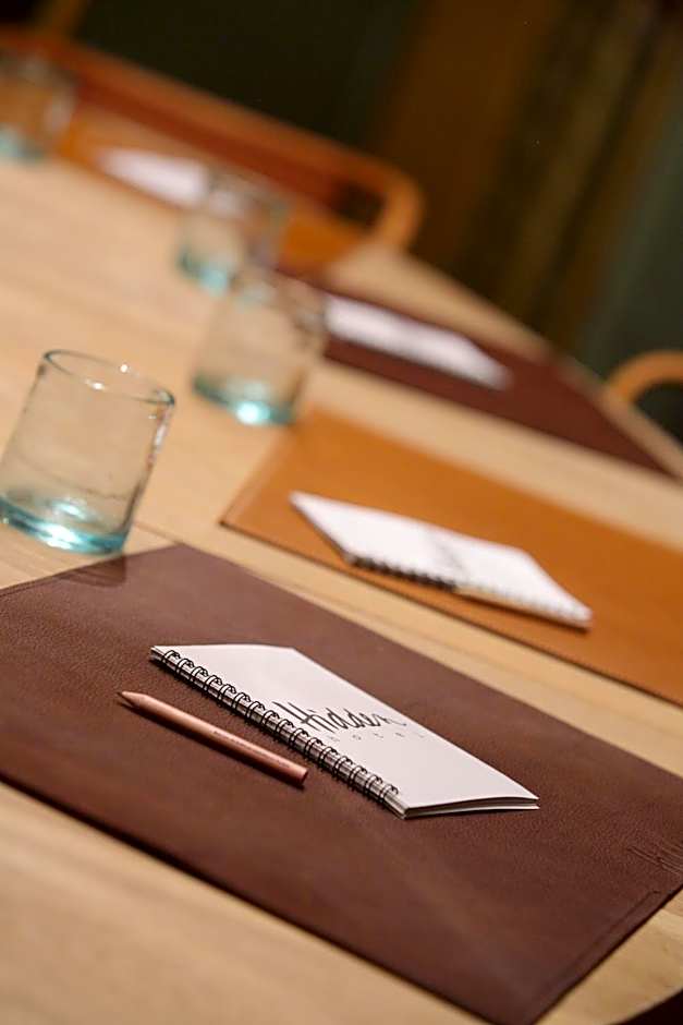 Hidden Hotel By Elegancia