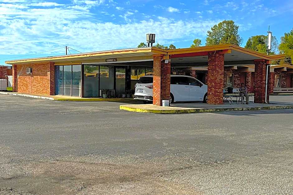 OYO Hickory House Inn