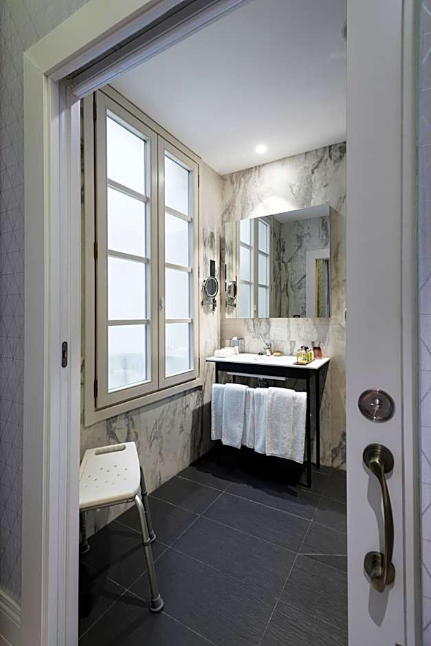 DoubleTree by Hilton Madrid - Prado