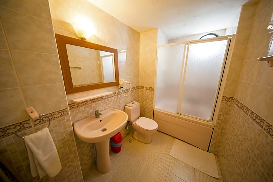 Tuntas Suites Altinkum