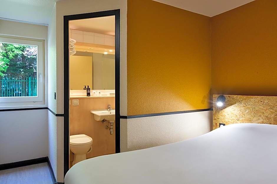 Greet Hôtel Villeneuve la Garenne - rénové