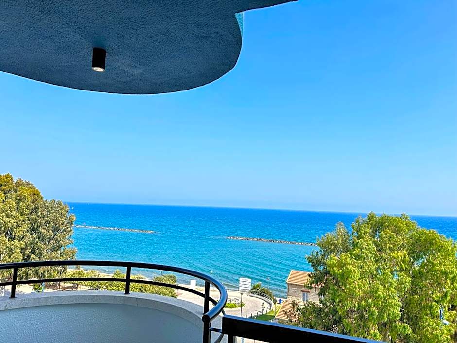 Pigeon Beach Hotel Apartments