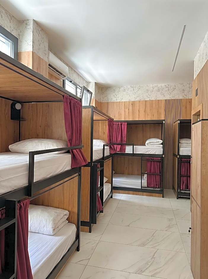 Senda Hostel Retiro - Atocha & Madrid Centro
