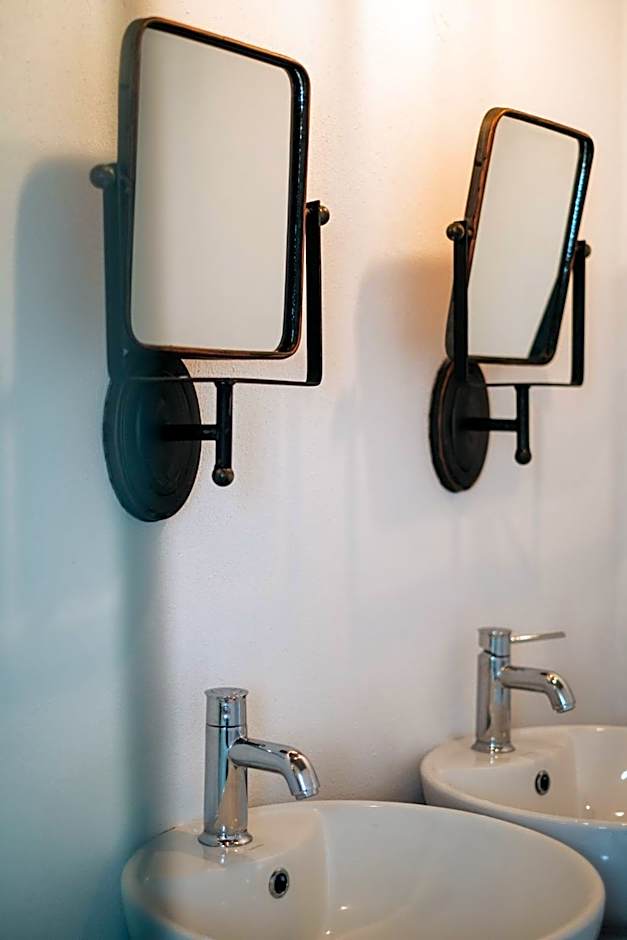 Mesanto Luxury Suites