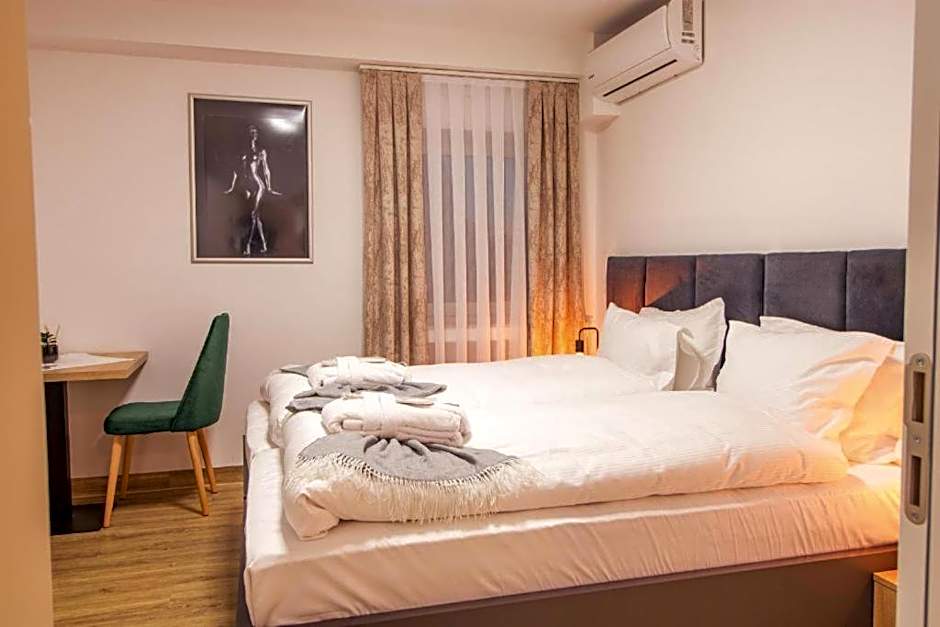Hotel Dona