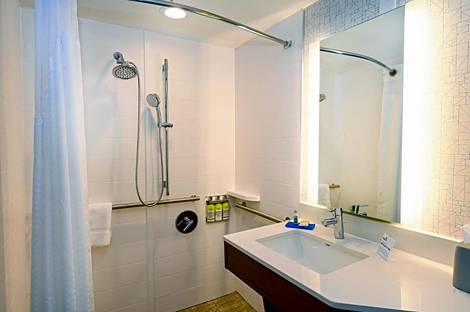 Holiday Inn Express Richmond Airport by IHG