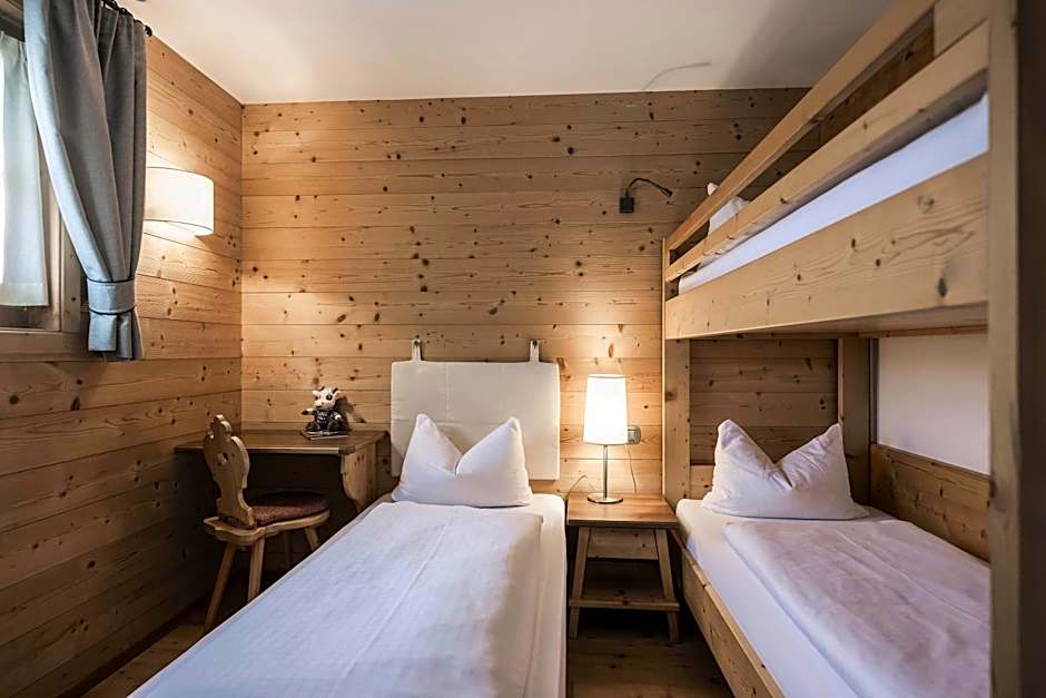 Post Alpina - Family Mountain Chalets